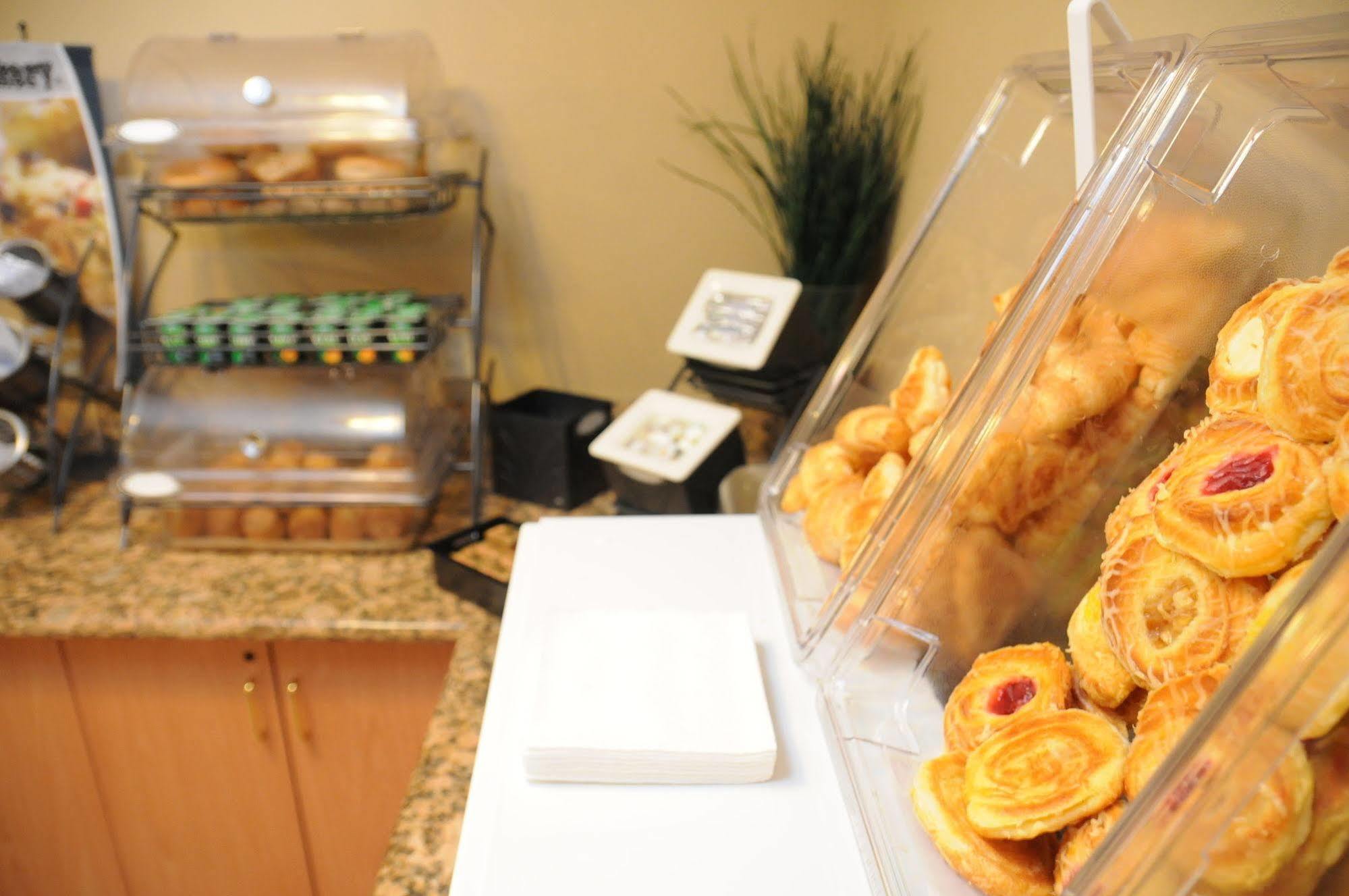 Microtel Inn & Suites By Wyndham West Chester Εξωτερικό φωτογραφία